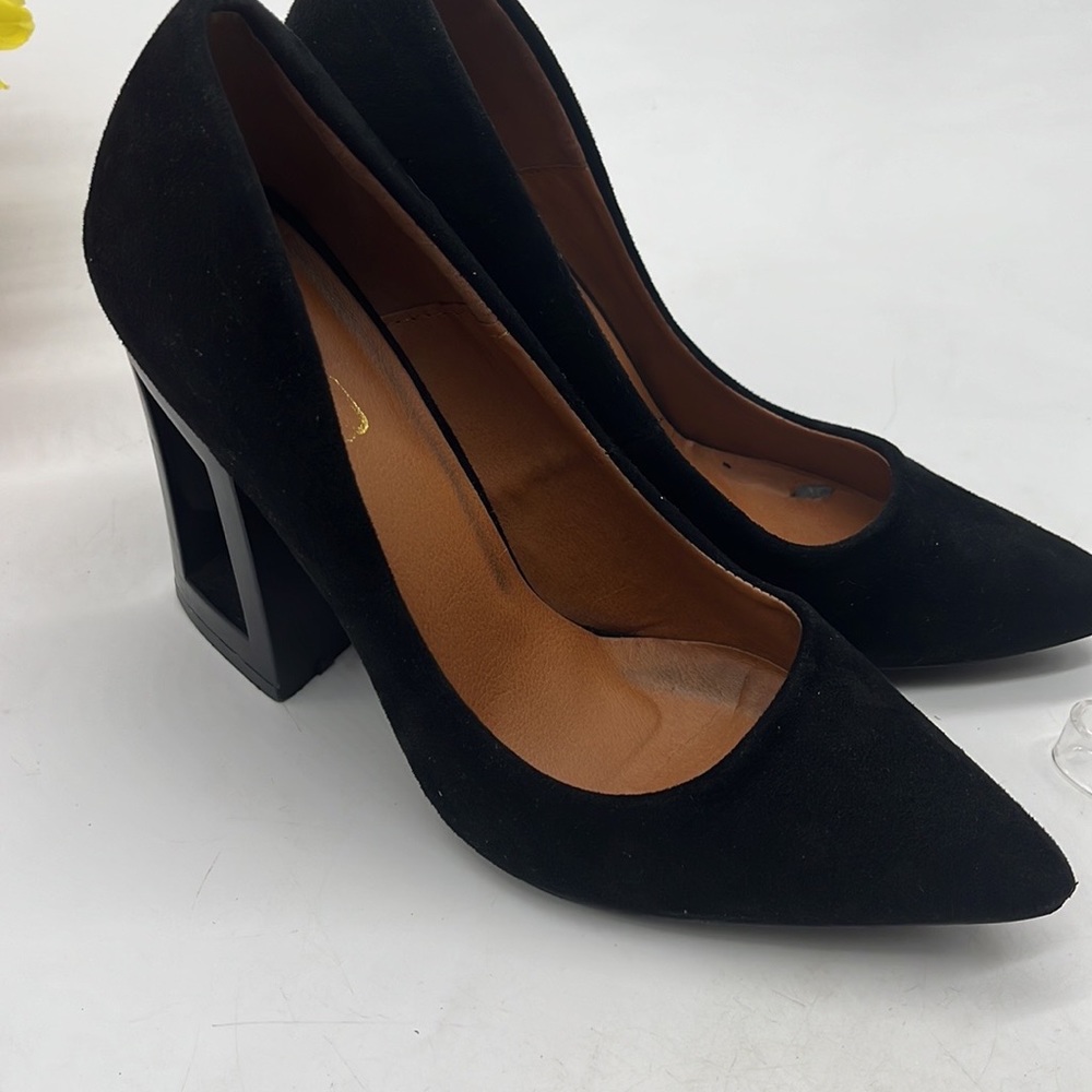 Lulu’s X2 suede Black pointy toe heels pumps hollow heel Size 8. BHE2488B